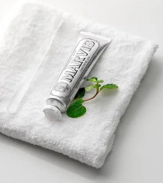 Marvis Whitening Mint Freshen Breath and Remove Smoke Stains Toothpaste